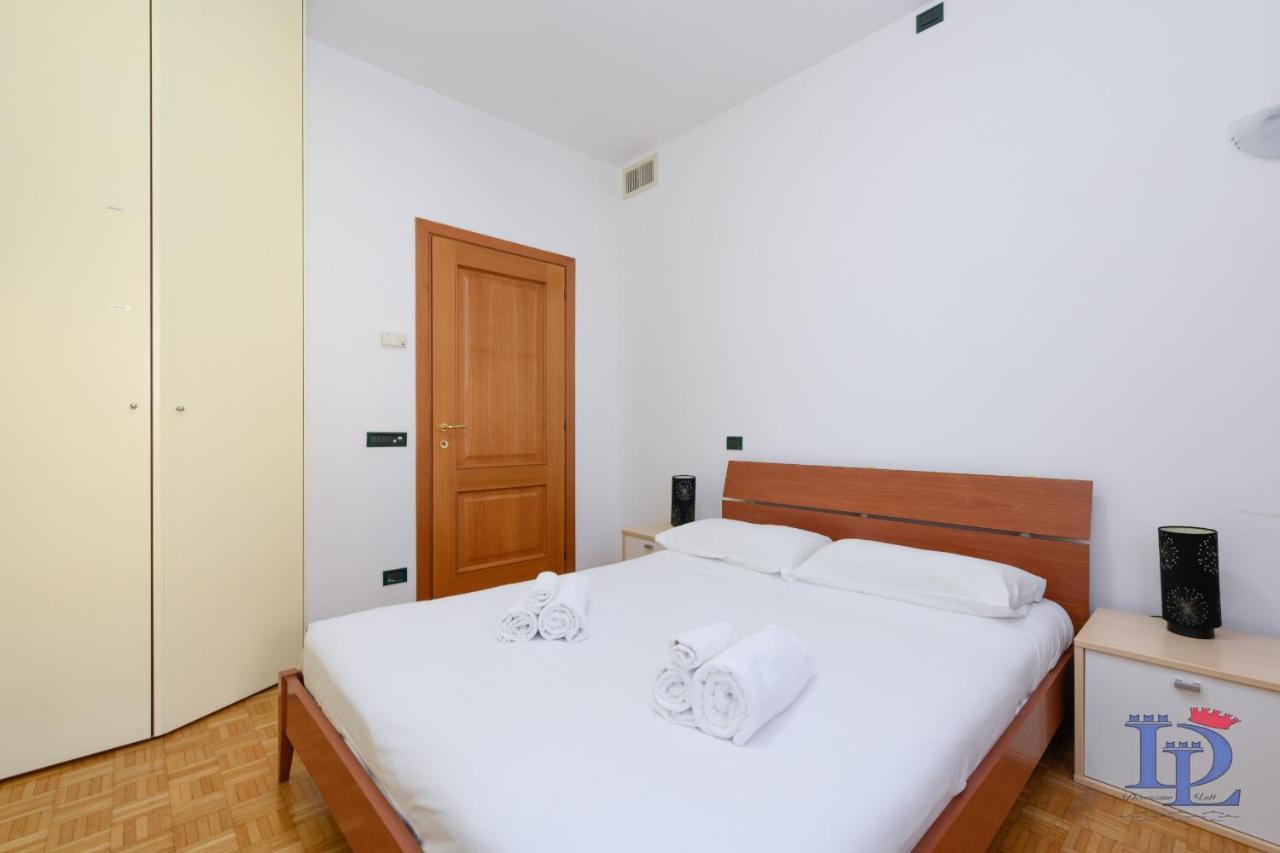 Desenzanoloft Official Partner Marriott Homes & Villas - Charming On The Lake Front Lake Desenzano del Garda Buitenkant foto