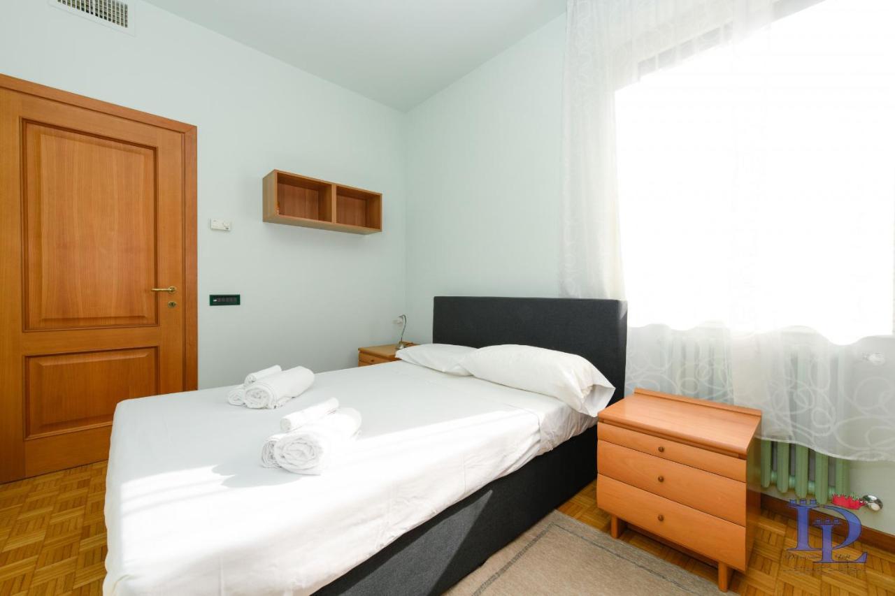 Desenzanoloft Official Partner Marriott Homes & Villas - Charming On The Lake Front Lake Desenzano del Garda Buitenkant foto