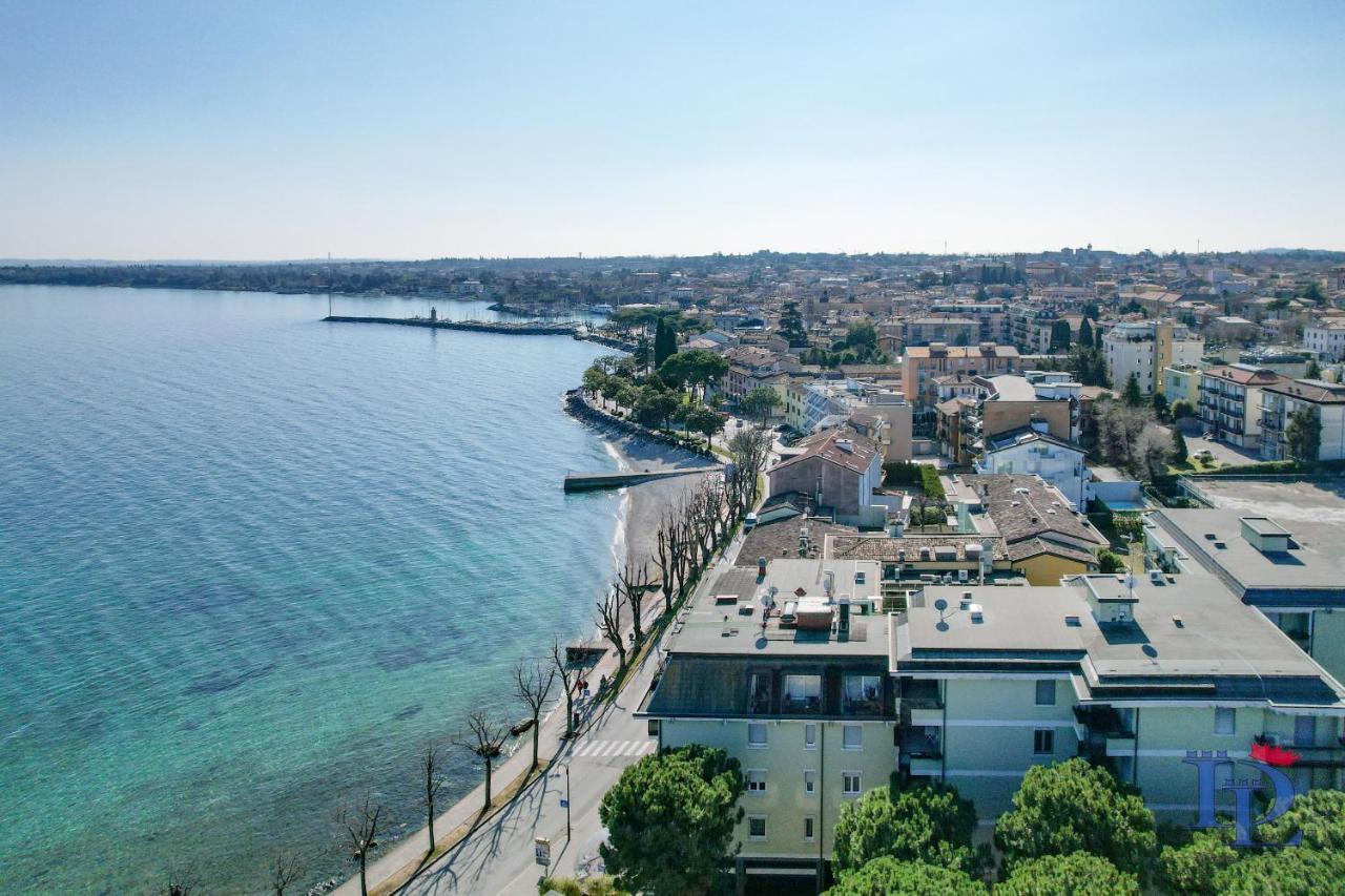 Desenzanoloft Official Partner Marriott Homes & Villas - Charming On The Lake Front Lake Desenzano del Garda Buitenkant foto
