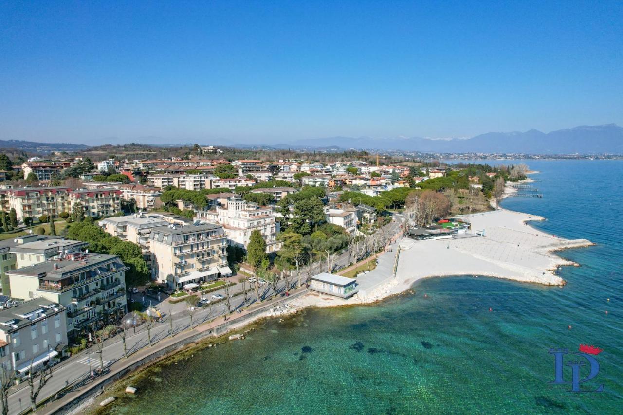 Desenzanoloft Official Partner Marriott Homes & Villas - Charming On The Lake Front Lake Desenzano del Garda Buitenkant foto
