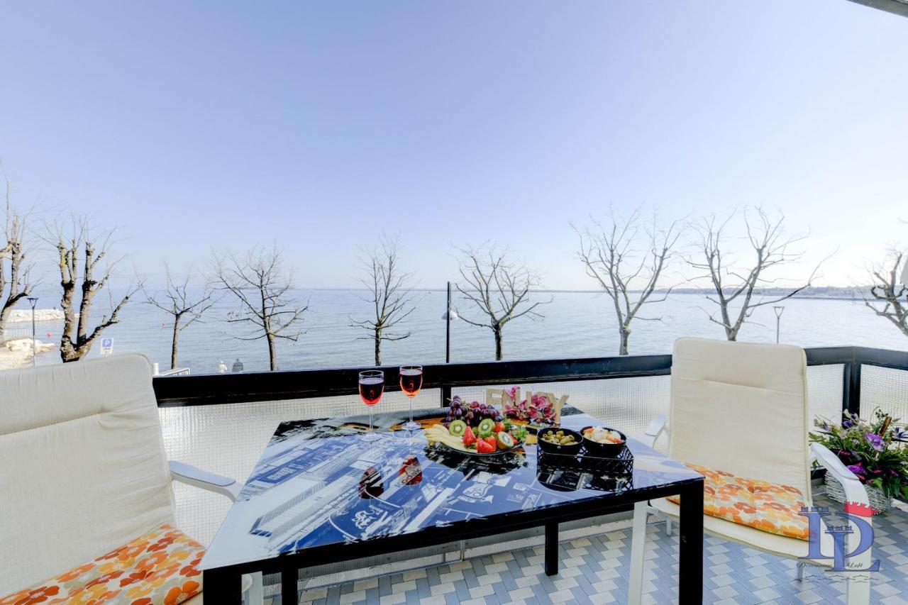 Desenzanoloft Official Partner Marriott Homes & Villas - Charming On The Lake Front Lake Desenzano del Garda Buitenkant foto