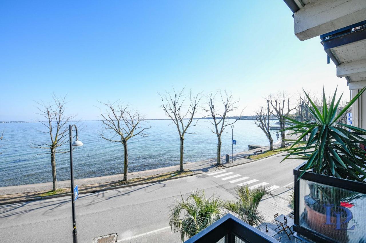 Desenzanoloft Official Partner Marriott Homes & Villas - Charming On The Lake Front Lake Desenzano del Garda Buitenkant foto